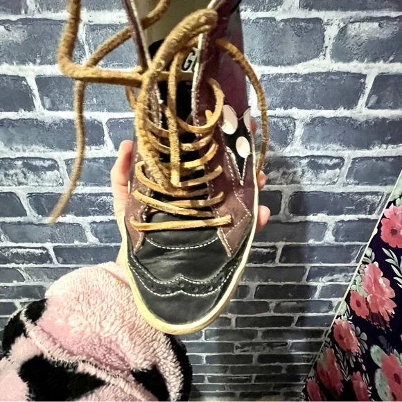 Auth. EUC Golden Goose, super rare, Mid/Star Bordeau trainers in Ametista Lame’